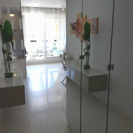 Vue Mer Avec Piscine Apartment