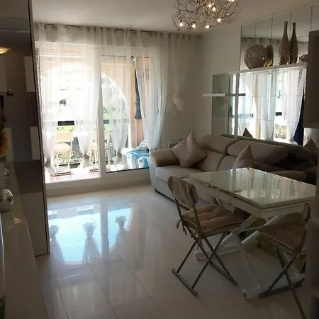 Apartment Vue Mer Avec Piscine